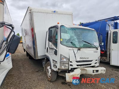 Czwarte zdjęcie samochodu z boku: 2022 ISUZU NRR VIN:54DE5W1L4NSR01611 - miniatura