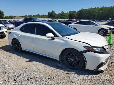 Czwarte zdjęcie samochodu z boku: 2021 TOYOTA CAMRY XSE VIN:4T1K61AK6MU579602 - miniatura