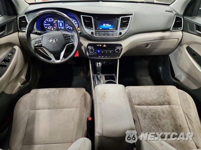 Zdjęcie 8 z 13 samochodu: 2017 HYUNDAI TUCSON SE VIN:KM8J3CA45HU338461 - miniatura
