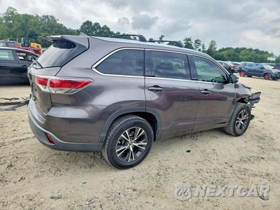 Trzecie zdjęcie samochodu z tyłu: 2016 TOYOTA HIGHLANDER XLE VIN:5TDKKRFH0GS176297 - miniatura
