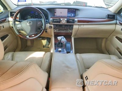 Zdjęcie 8 z 13 samochodu: 2014 LEXUS LS 460 VIN:JTHBL5EF5E5127295 - miniatura