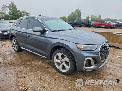 Czwarte zdjęcie samochodu z boku: 2022 AUDI Q5 PREMIUM PLUS 45 VIN:WA1EAAFY8N2044551 - miniatura