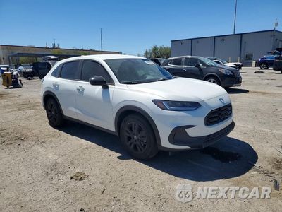 Czwarte zdjęcie samochodu z boku: 2027 HONDA HR-V SPORT VIN:3CZRZ1H5XVM713179 - miniatura