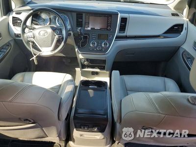 Zdjęcie 8 z 13 samochodu: 2019 TOYOTA SIENNA XLE PREMIUM 7-PASSENGER VIN:5TDDZ3DC8KS218362 - miniatura