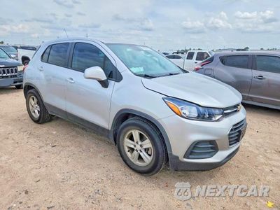 Czwarte zdjęcie samochodu z boku: 2020 CHEVROLET TRAX LS VIN:KL7CJKSB1LB024026 - miniatura