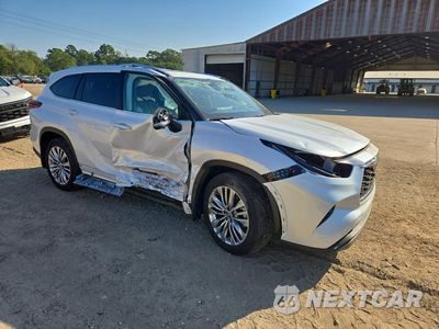 Czwarte zdjęcie samochodu z boku: 2025 TOYOTA HIGHLANDER HYBRID PLATINUM VIN:5TDEBRCH2SS680487 - miniatura