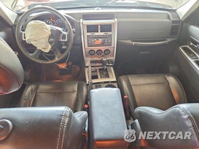Zdjęcie 8 z 13 samochodu: 2010 JEEP LIBERTY LIMITED VIN:1J4PN5GK4AW139142 - miniatura