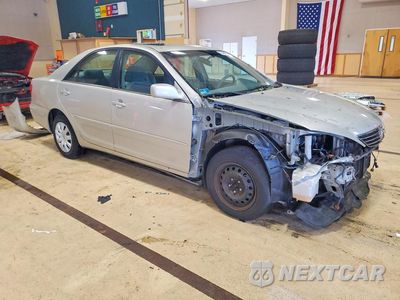 Czwarte zdjęcie samochodu z boku: 2005 TOYOTA CAMRY LE VIN:4T1BE32K85U942075 - miniatura