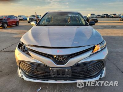 Piąte zdjęcie samochodu w środku: 2019 TOYOTA CAMRY LE VIN:4T1B11HK2KU713409 - miniatura