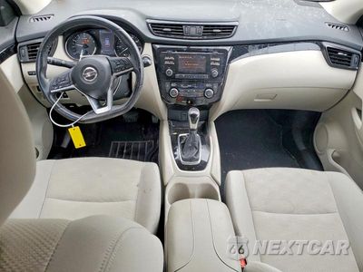 Zdjęcie 8 z 12 samochodu: 2018 NISSAN ROGUE SPORT SV VIN:JN1BJ1CR5JW292705 - miniatura