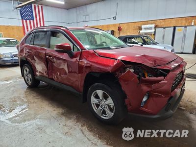 Czwarte zdjęcie samochodu z boku: 2025 TOYOTA RAV4 HYBRID XLE VIN:JTMRWRFV0SD311243 - miniatura