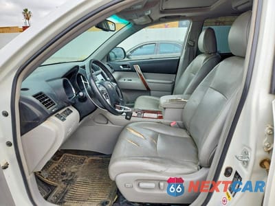 Zdjęcie 7 z 13 samochodu: 2012 TOYOTA HIGHLANDER LIMITED VIN:5TDDK3EHXCS168788 - miniatura