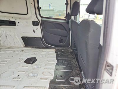 Zdjęcie 11 z 13 samochodu: 2016 RAM PROMASTER CITY DELIVERY VAN VIN:ZFBERFAT0G6B11023 - miniatura