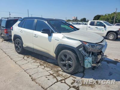 Czwarte zdjęcie samochodu z boku: 2020 TOYOTA RAV4 XSE VIN:JTMEWRFV7LD542592 - miniatura