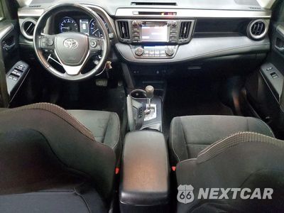 Zdjęcie 8 z 13 samochodu: 2017 TOYOTA RAV4 XLE VIN:JTMRFREV9HJ124157 - miniatura