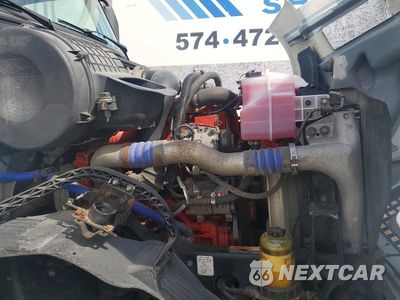 Zdjęcie 10 z 13 samochodu: 2016 VOLVO VNL SEMI TRUCK VIN:4V4N39TG9GN965452 - miniatura