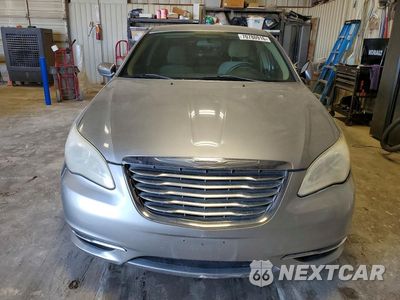 Piąte zdjęcie samochodu w środku: 2013 CHRYSLER 200 LX VIN:1C3CCBAB9DN642200 - miniatura