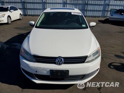 Piąte zdjęcie samochodu w środku: 2014 VOLKSWAGEN JETTA SE VIN:3VWD17AJ6EM378100 - miniatura