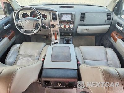 Zdjęcie 8 z 12 samochodu: 2011 TOYOTA TUNDRA CREWMAX LIMITED VIN:5TFFY5F12BX115466 - miniatura