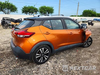 Trzecie zdjęcie samochodu z tyłu: 2018 NISSAN KICKS SV VIN:3N1CP5CUXJL534764 - miniatura