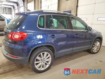 Trzecie zdjęcie samochodu z tyłu: 2011 VOLKSWAGEN TIGUAN S VIN:WVGBV7AX3BW565126 - miniatura