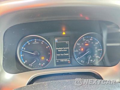 Zdjęcie 9 z 14 samochodu: 2018 TOYOTA RAV4 LE VIN:JTMZFREV9JJ731231 - miniatura