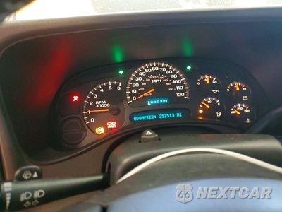 Zdjęcie 9 z 13 samochodu: 2005 CHEVROLET TAHOE K1500 VIN:1GNEK13T45J103734 - miniatura