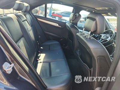 Zdjęcie 10 z 12 samochodu: 2013 MERCEDES-BENZ C 250 VIN:WDDGF4HB2DR265973 - miniatura