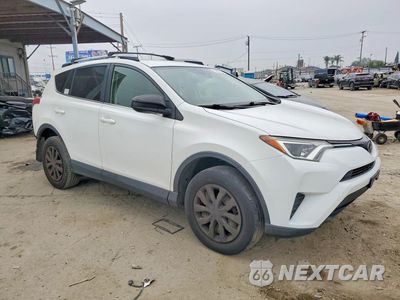 Czwarte zdjęcie samochodu z boku: 2018 TOYOTA RAV4 LE VIN:JTMZFREV4JD128976 - miniatura