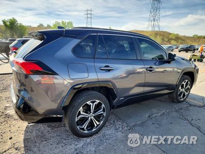 Trzecie zdjęcie samochodu z tyłu: 2025 TOYOTA RAV4 XSE VIN:JTMEB3FV1SD244613 - miniatura