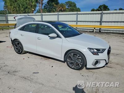 Czwarte zdjęcie samochodu z boku: 2022 AUDI A3 PREMIUM VIN:WAUAUDGY9NA076682 - miniatura