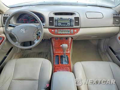 Zdjęcie 8 z 12 samochodu: 2005 TOYOTA CAMRY XLE VIN:4T1BE32K65U429861 - miniatura