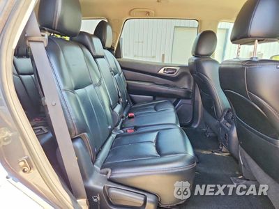 Zdjęcie 11 z 13 samochodu: 2017 NISSAN PATHFINDER SL VIN:5N1DR2MM5HC650707 - miniatura