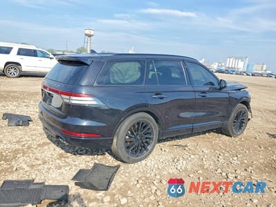 Trzecie zdjęcie samochodu z tyłu: 2023 LINCOLN AVIATOR RESERVE VIN:5LM5J7XC5PGL28651 - miniatura