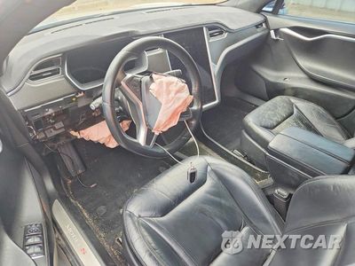 Zdjęcie 8 z 12 samochodu: 2015 TESLA MODEL S VIN:5YJSA1E4XFF113990 - miniatura