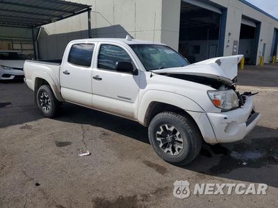 Czwarte zdjęcie samochodu z boku: 2011 TOYOTA TACOMA V6 VIN:5TFLU4EN3BX018242 - miniatura