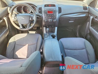 Zdjęcie 8 z 13 samochodu: 2012 KIA SORENTO LX VIN:5XYKT3A1XCG284714 - miniatura