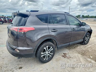 Trzecie zdjęcie samochodu z tyłu: 2018 TOYOTA RAV4 LE VIN:JTMZFREV1JJ204512 - miniatura