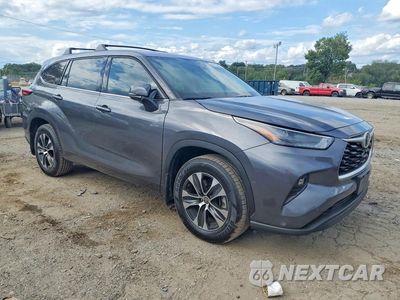 Czwarte zdjęcie samochodu z boku: 2022 TOYOTA HIGHLANDER LE VIN:5TDBZRBH2NS573329 - miniatura
