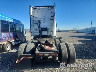 Zdjęcie 6 z 12 samochodu: 2016 VOLVO VNL SEMI TRUCK VIN:4V4NC9EJ1GN965020 - miniatura