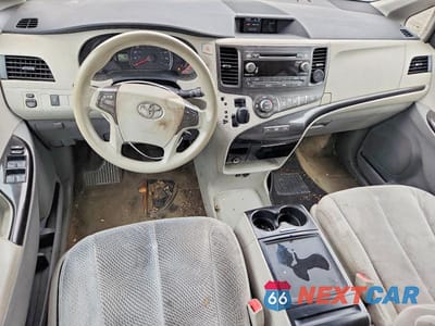 Zdjęcie 8 z 13 samochodu: 2013 TOYOTA SIENNA LE VIN:5TDKK3DC0DS355245 - miniatura