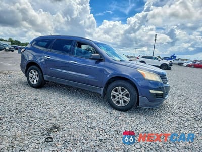 Czwarte zdjęcie samochodu z boku: 2013 CHEVROLET TRAVERSE LS VIN:1GNKRFED5DJ162677 - miniatura