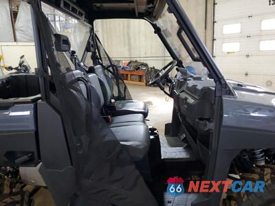 Piąte zdjęcie samochodu w środku: 2025 POLARIS RANGER XP 1000 PREMIUM VIN:4XARRE994S8722482 - miniatura