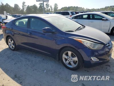 Czwarte zdjęcie samochodu z boku: 2013 HYUNDAI ELANTRA GLS VIN:5NPDH4AE3DH280162 - miniatura