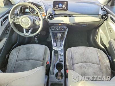 Zdjęcie 8 z 12 samochodu: 2020 TOYOTA YARIS HATCHBACK LE VIN:3MYDLBJV4LY703286 - miniatura