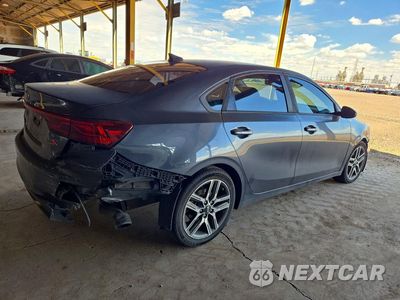 Trzecie zdjęcie samochodu z tyłu: 2019 KIA FORTE S VIN:3KPF34AD8KE069586 - miniatura