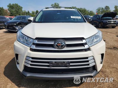 Piąte zdjęcie samochodu w środku: 2017 TOYOTA HIGHLANDER XLE VIN:5TDJZRFH0HS362009 - miniatura