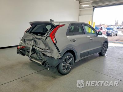 Trzecie zdjęcie samochodu z tyłu: 2026 KIA NIRO LX VIN:KNDCP3LE9T5363907 - miniatura