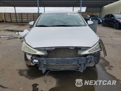 Piąte zdjęcie samochodu w środku: 2020 HYUNDAI ELANTRA SEL VIN:5NPD84LF1LH512035 - miniatura