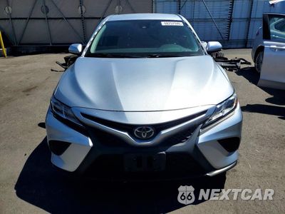Piąte zdjęcie samochodu w środku: 2020 TOYOTA CAMRY SE VIN:4T1G11AKXLU505859 - miniatura